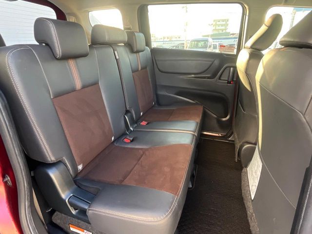 TOYOTA SIENTA HYBRID 2019