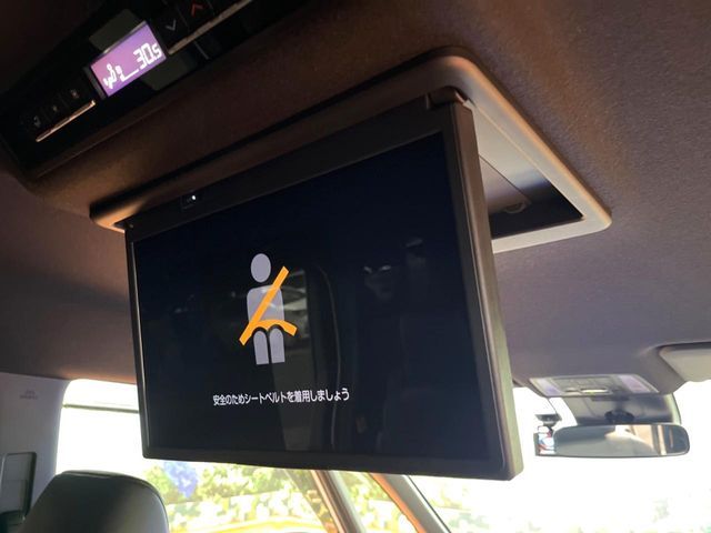 TOYOTA VOXY HYBRID 2023