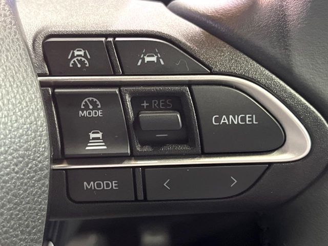 TOYOTA VOXY HYBRID 2023