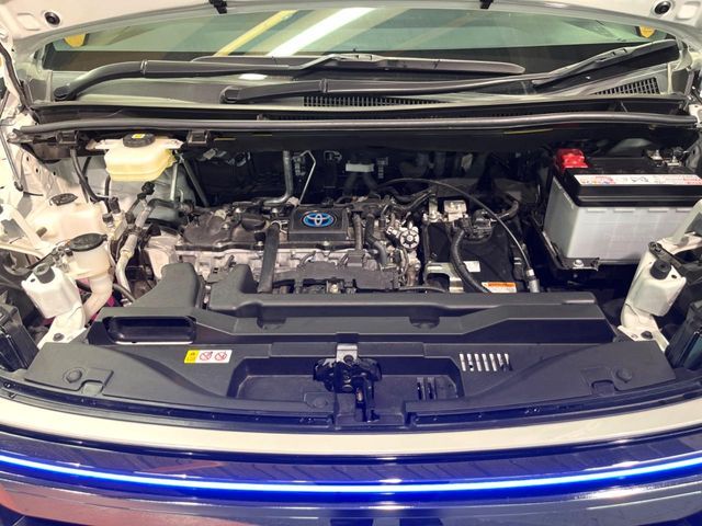 TOYOTA VOXY HYBRID 2023