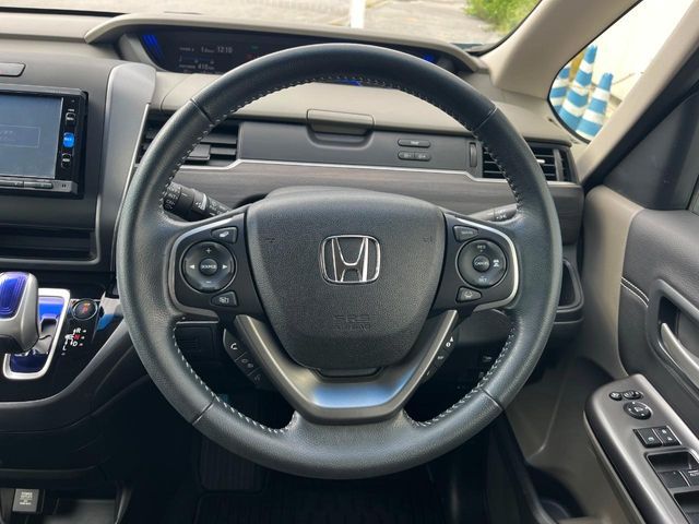 HONDA FREED HYBRID 2017