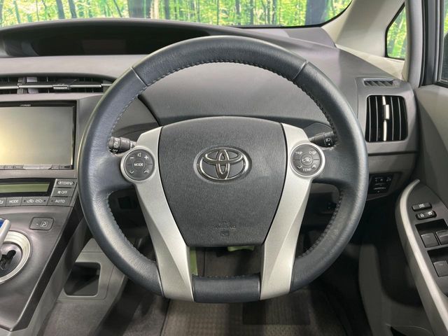 TOYOTA PRIUS 2011