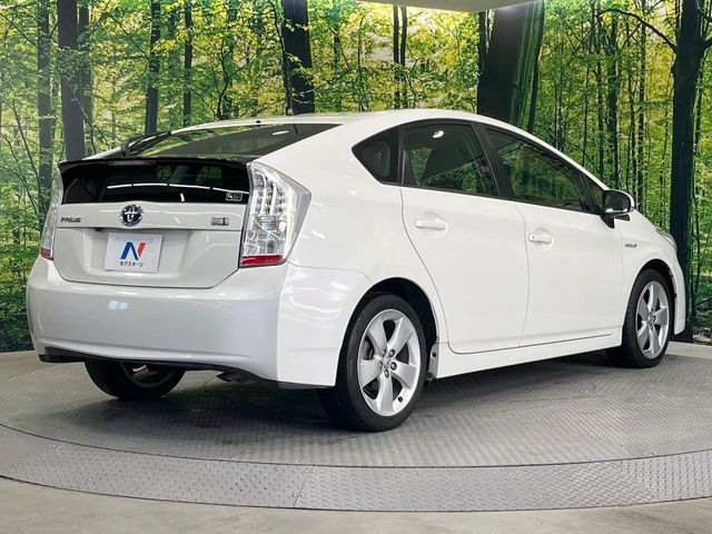 TOYOTA PRIUS 2011