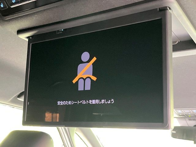 TOYOTA VOXY HYBRID 2022