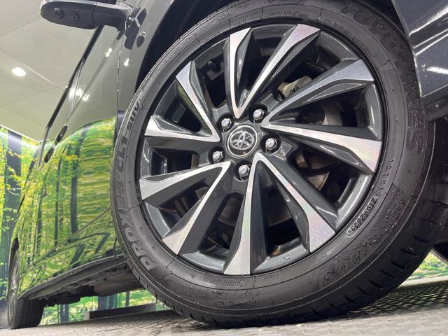 TOYOTA VOXY HYBRID 2022