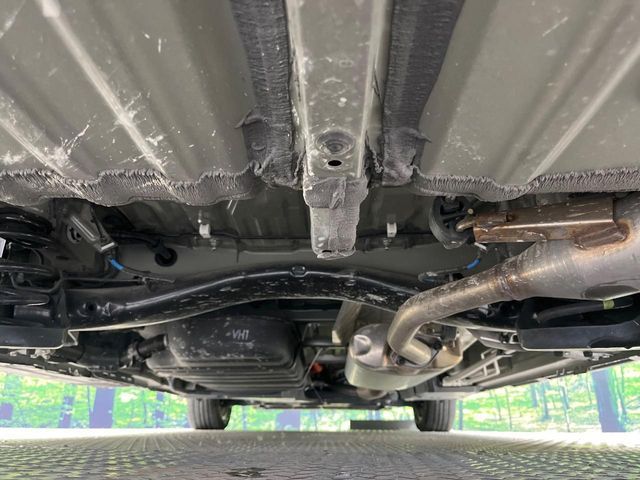 TOYOTA VOXY HYBRID 2022