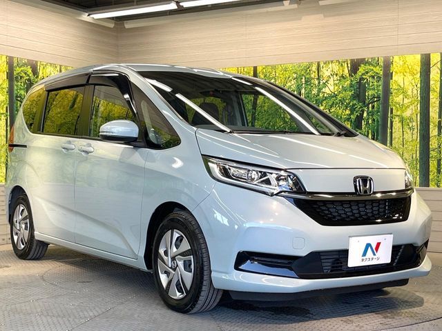 HONDA FREED HYBRID 2024