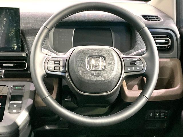 HONDA FREED e:HEV 2025