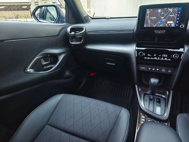 TOYOTA YARIS CROSS HYBRID 2024