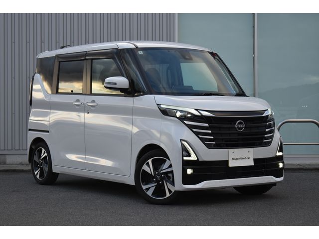 NISSAN ROOX 2024