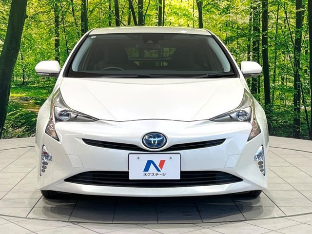 TOYOTA PRIUS 2016