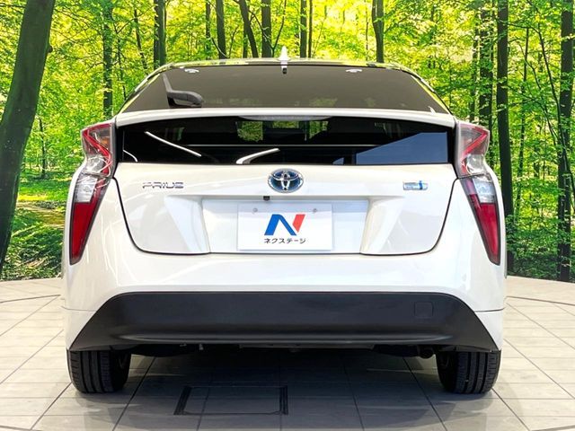 TOYOTA PRIUS 2016