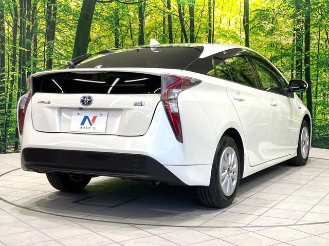 TOYOTA PRIUS 2016