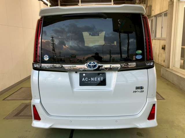 TOYOTA NOAH HYBRID 2019
