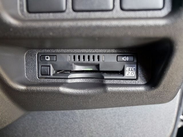 TOYOTA HIACE van 4WD 2021