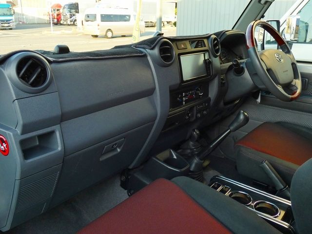 TOYOTA LANDCRUISER van 2014