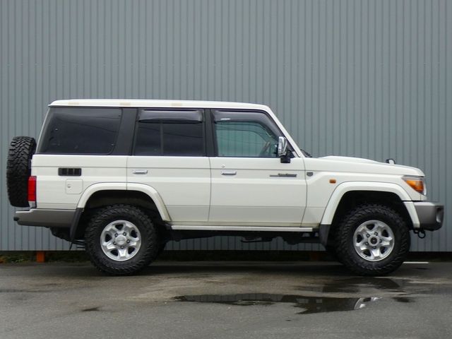 TOYOTA LANDCRUISER van 2014