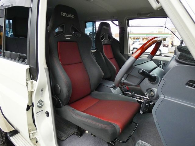 TOYOTA LANDCRUISER van 2014