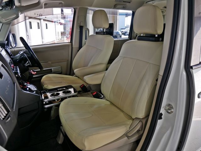 MITSUBISHI DELICA D:5 4WD 2015