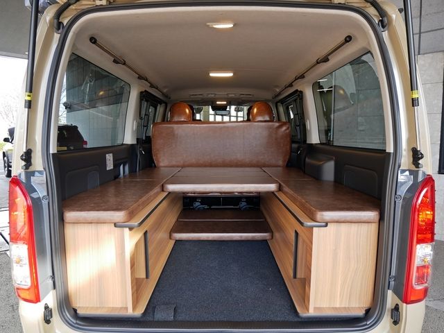 TOYOTA HIACE van 4WD 2025