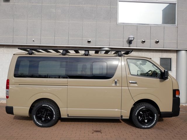 TOYOTA HIACE van 4WD 2025