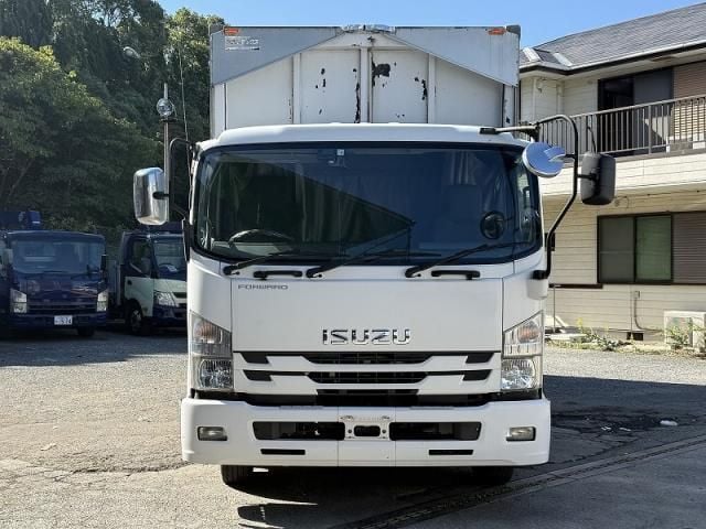 ISUZU FORWARD 2017