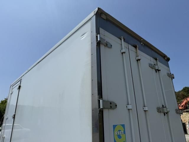 MITSUBISHI CANTER 2016