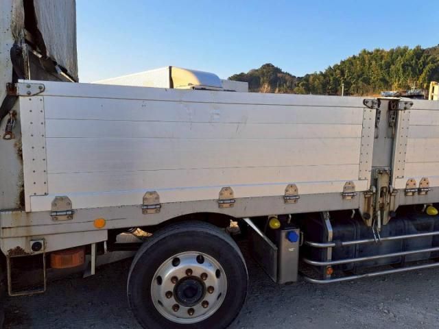 NISSAN DIESEL Quon 2013