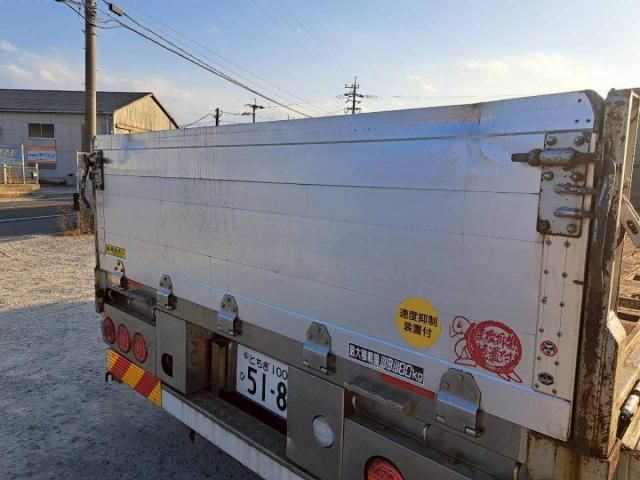 NISSAN DIESEL Quon 2013