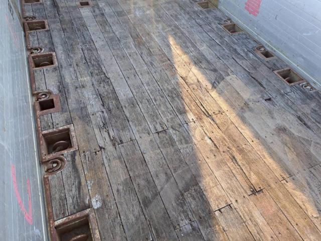 NISSAN DIESEL Quon 2013