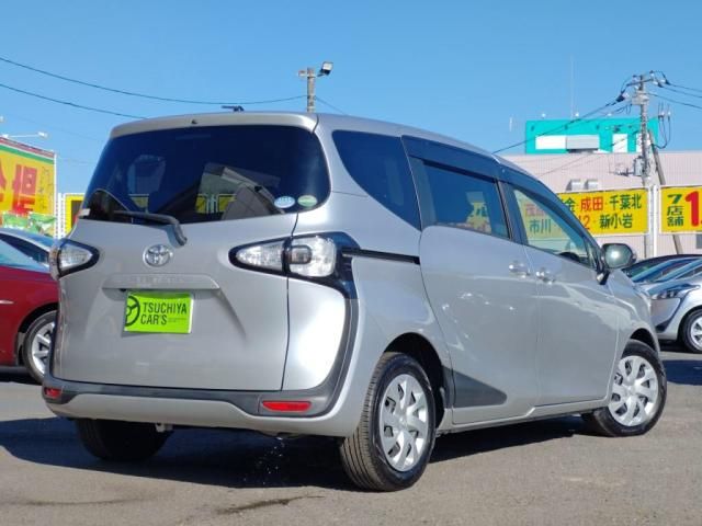 TOYOTA SIENTA 2015