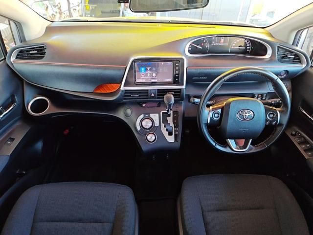 TOYOTA SIENTA 2015