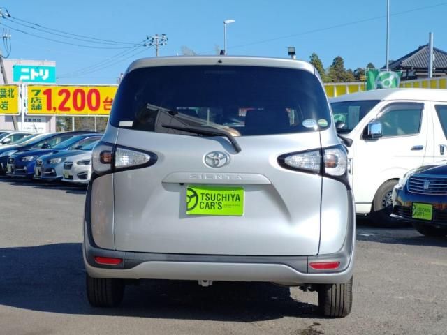 TOYOTA SIENTA 2015