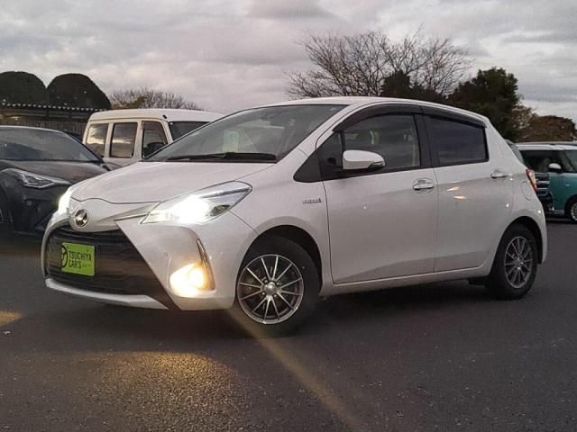 TOYOTA VITZ HYBRID 2019