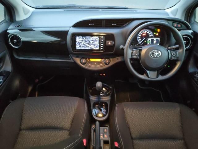 TOYOTA VITZ HYBRID 2019