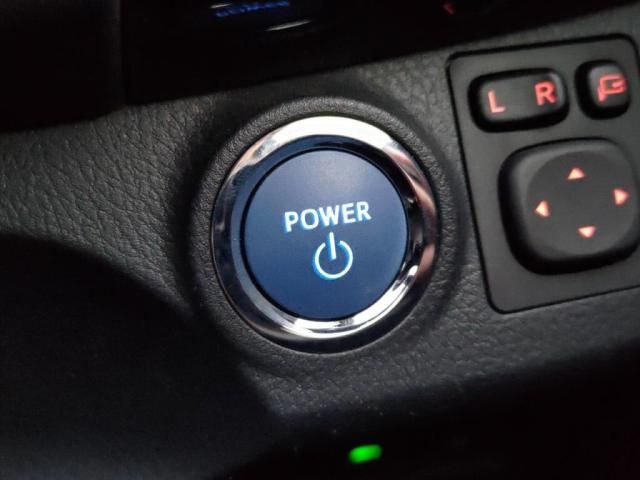 TOYOTA VITZ HYBRID 2019