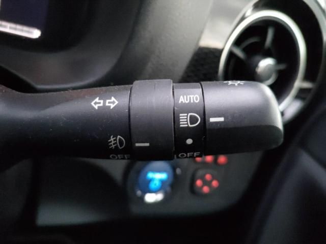 TOYOTA VITZ HYBRID 2019