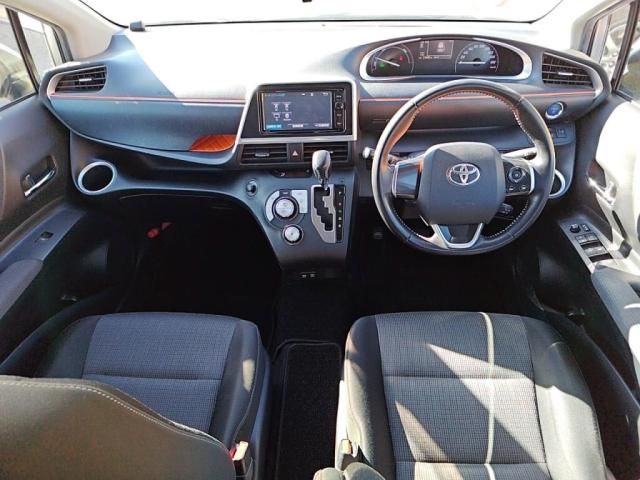 TOYOTA SIENTA HYBRID 2018