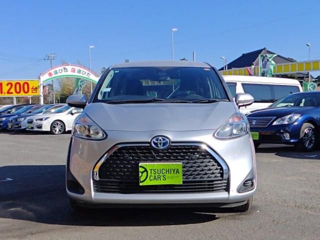 TOYOTA SIENTA HYBRID 2018