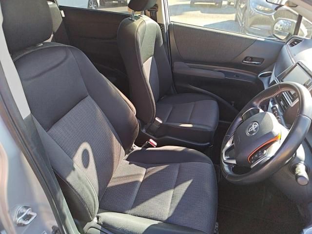 TOYOTA SIENTA HYBRID 2018