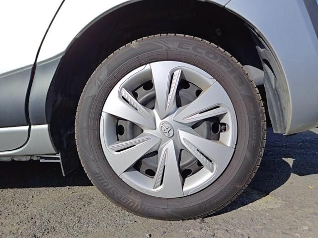 TOYOTA SIENTA HYBRID 2018