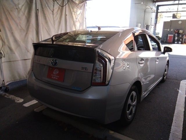 TOYOTA PRIUS 2015