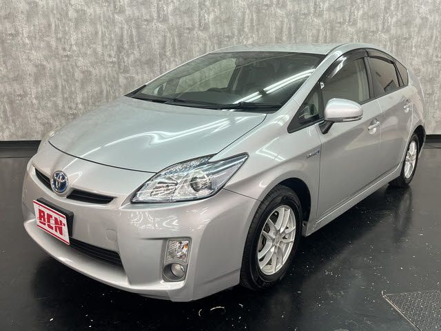 TOYOTA PRIUS 2010