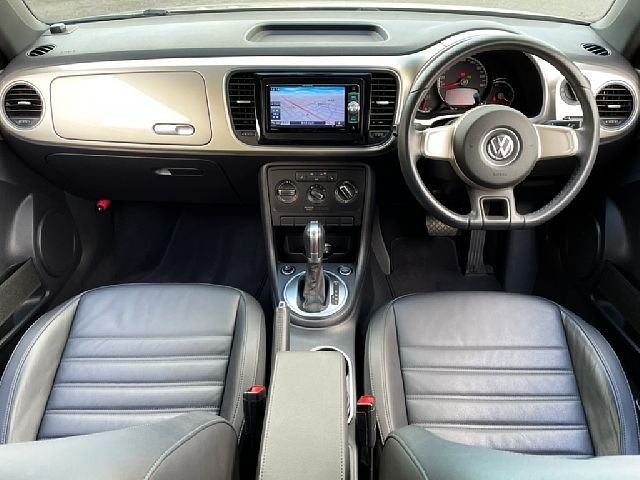 VOLKSWAGEN VOLKSWAGEN The BEETLE 2015