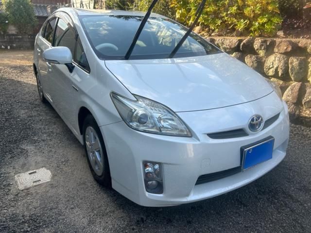 TOYOTA PRIUS 2010