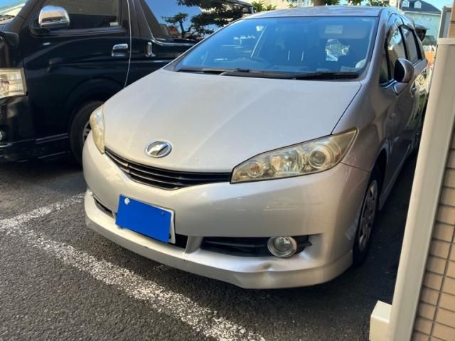 TOYOTA WISH 2010