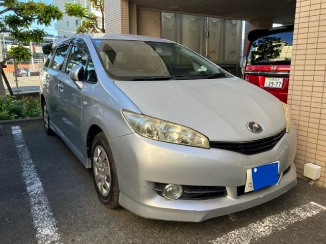 TOYOTA WISH 2010