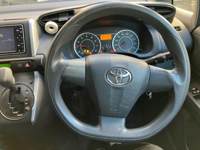 TOYOTA WISH 2010