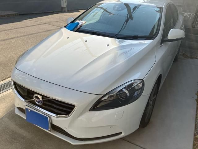 VOLVO VOLVO V40 2015