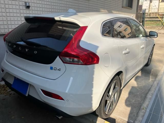 VOLVO VOLVO V40 2015
